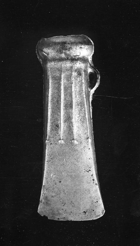 hache à douille / Musées Royaux d'Art et d'Histoire