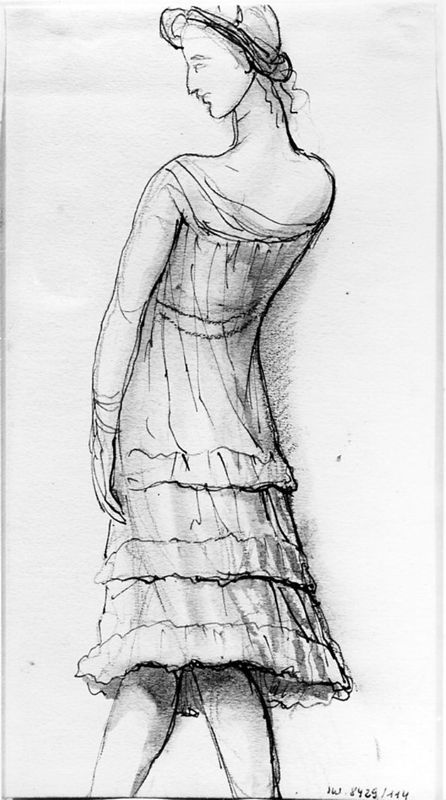 Jeune femme en robe d'été (le dos)