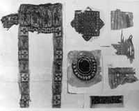 B000445