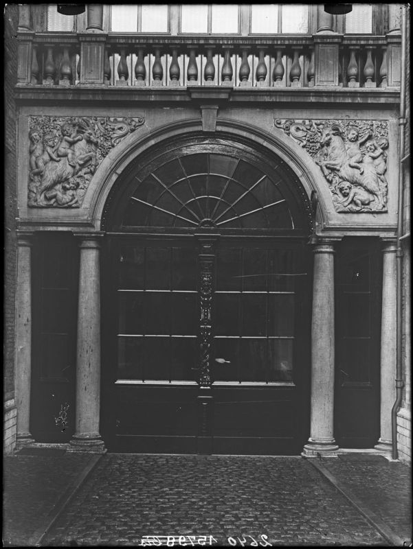 encadrement de porte / Hotel Delbeke
