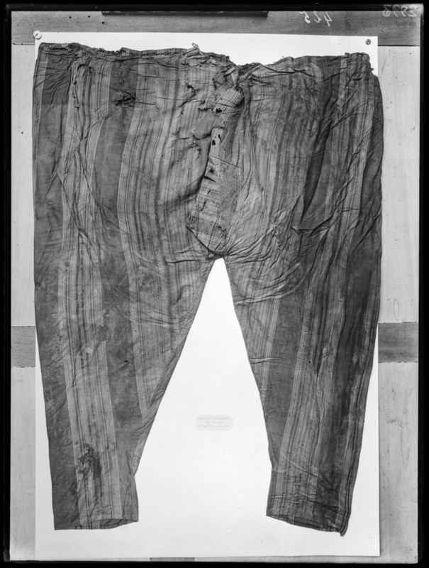 pantalon / Musées Royaux d'Art et d'Histoire