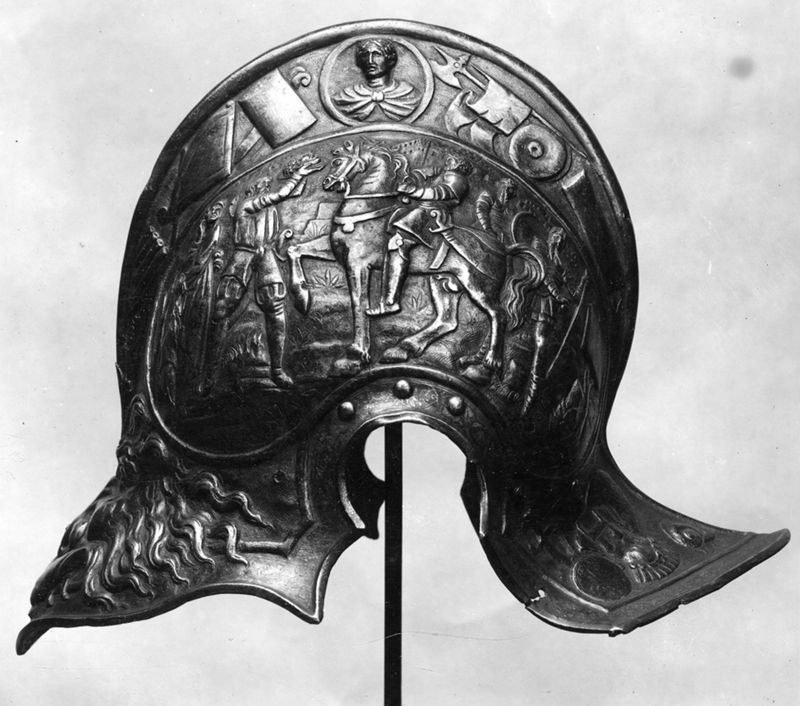 Casque de parade