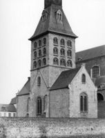 B003100