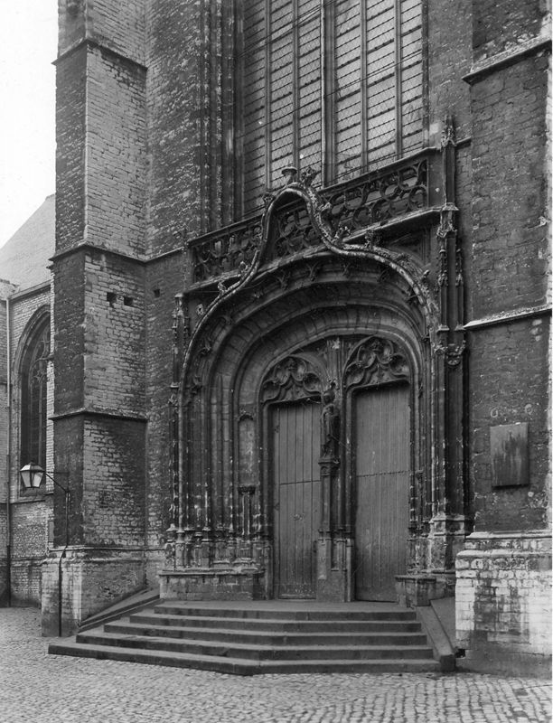 encadrement de porte / Kerk O.L.Vrouw over de Dijle