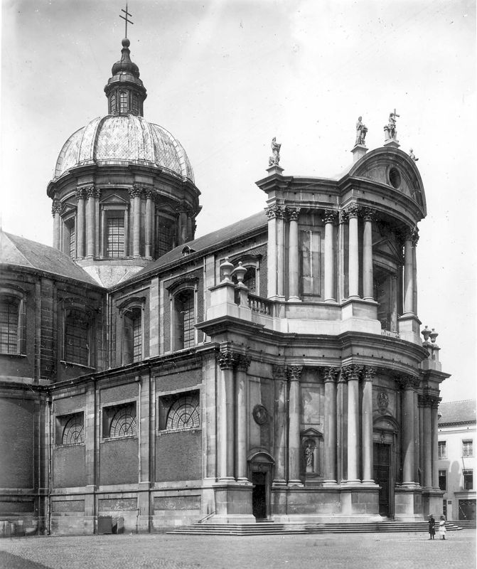 cathédrale / Cathédrale Saint-Aubain