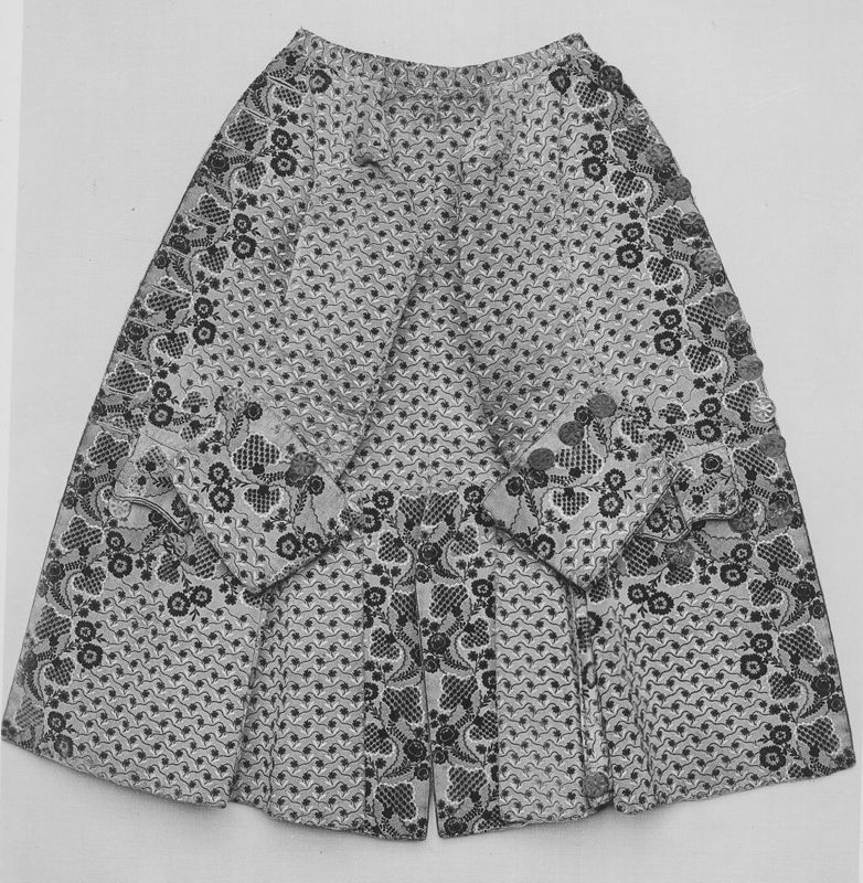 costume / Musées Royaux d'Art et d'Histoire