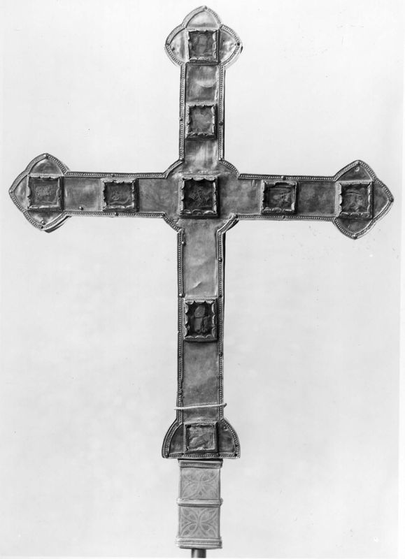 croix de procession / Eglise Notre-Dame[Hamoir]
