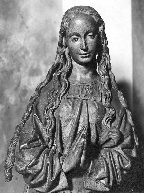 Vierge debout de l'Assomption ou de l'Annonciation