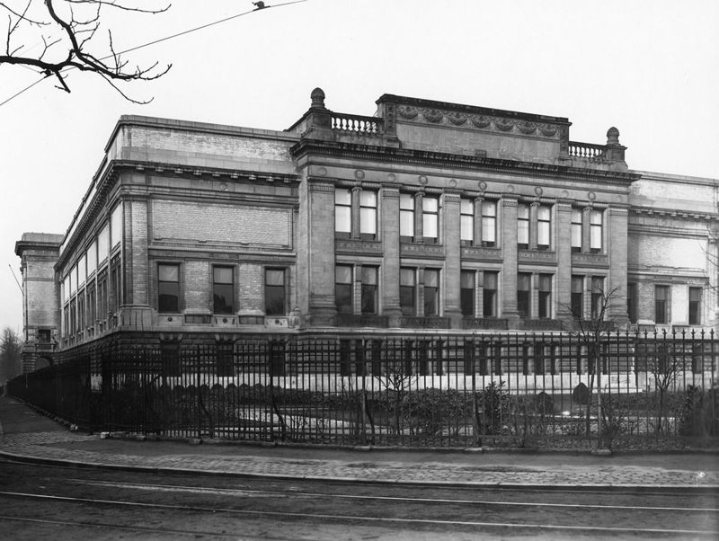 Musées Royaux d'Art et d'Histoire - vues extérieures et construction