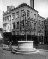 B008885