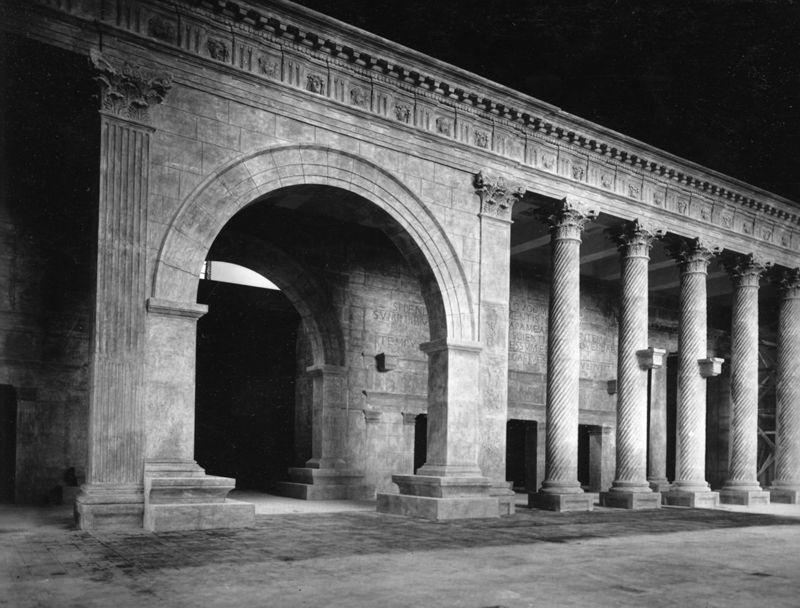 Apamée/Apamea: reconstitution du portique de la Grande Colonnade (détruit en 1946)