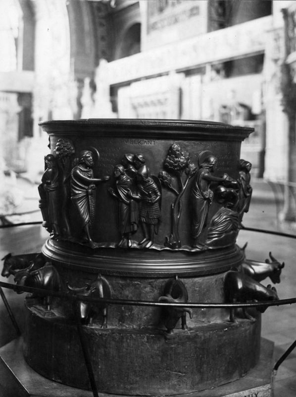 Fonts baptismaux de l'église Saint-Barthélémy à Liège