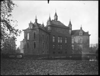 B010695