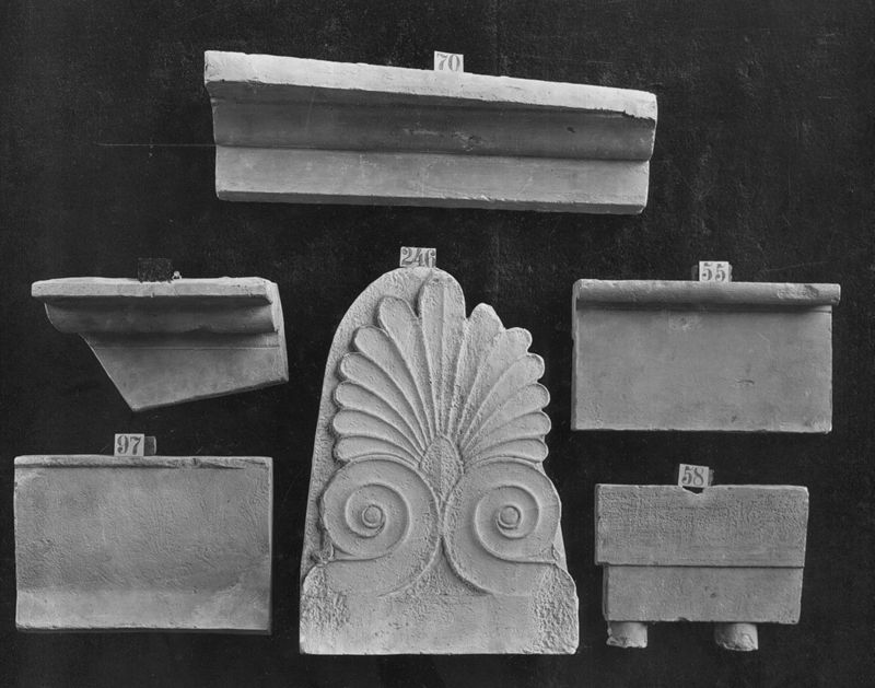 Architrave (fragment) du Théséion d'Athènes