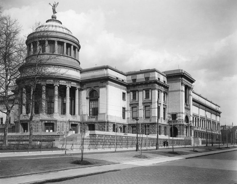 Musées Royaux d'Art et d'Histoire - vues extérieures et construction