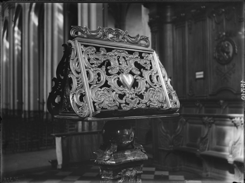 lutrin de choeur / Eglise Sainte-Elisabeth[Mons]