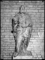 B015886