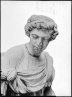 B015899