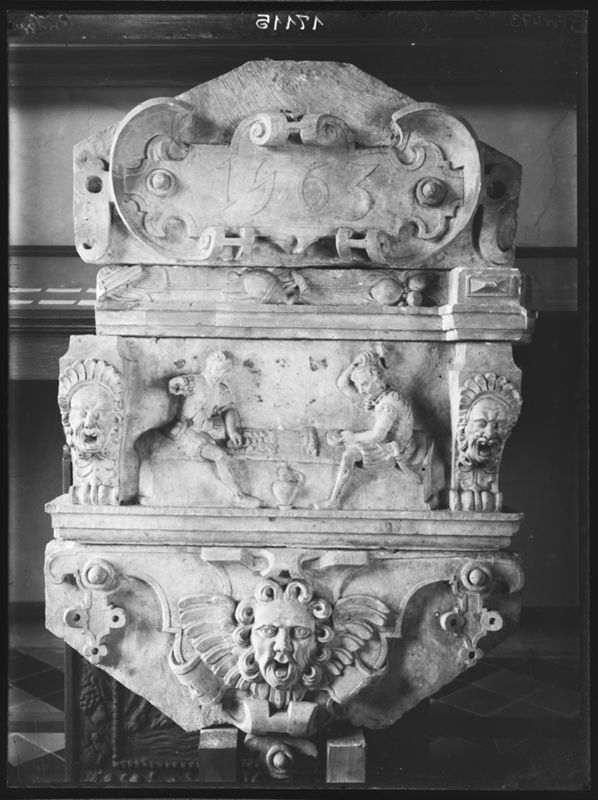 mi-relief[sculpture] / Gruuthusemuseum