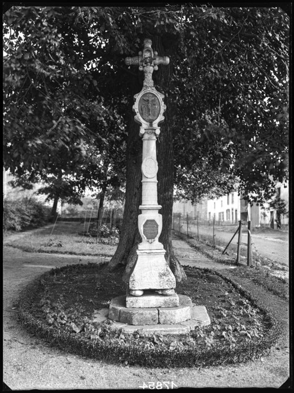 calvaire / Construction[Foy-Notre-Dame]