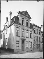 B017910