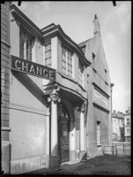 B017917