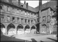 B017930
