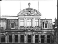 B017957