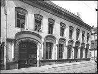 B017988