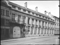 B017993