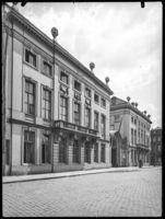 B017999