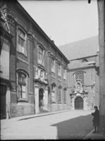 B018457