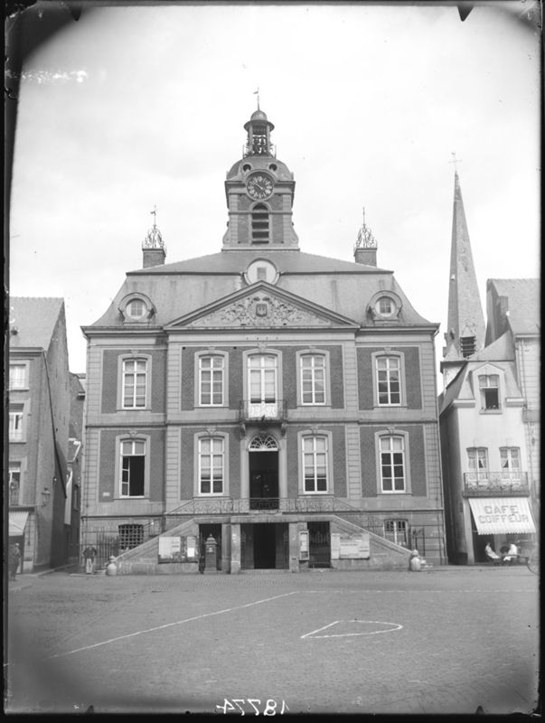 hôtel de ville / Hôtel de ville[Huy]