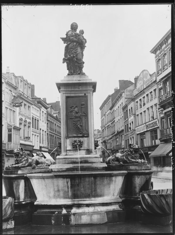 Fontaine de la Vierge de Vinâve-d'Ile