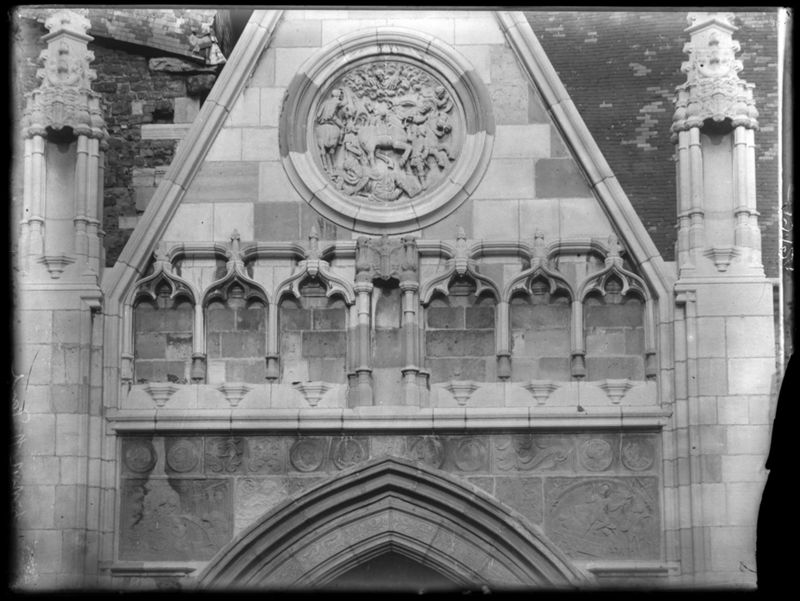 portail d'église / Cathédrale Saint-Paul