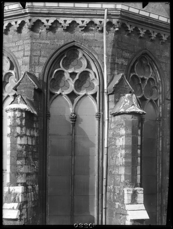 fenêtre d'église / Eglise Sainte-Croix[Liège]