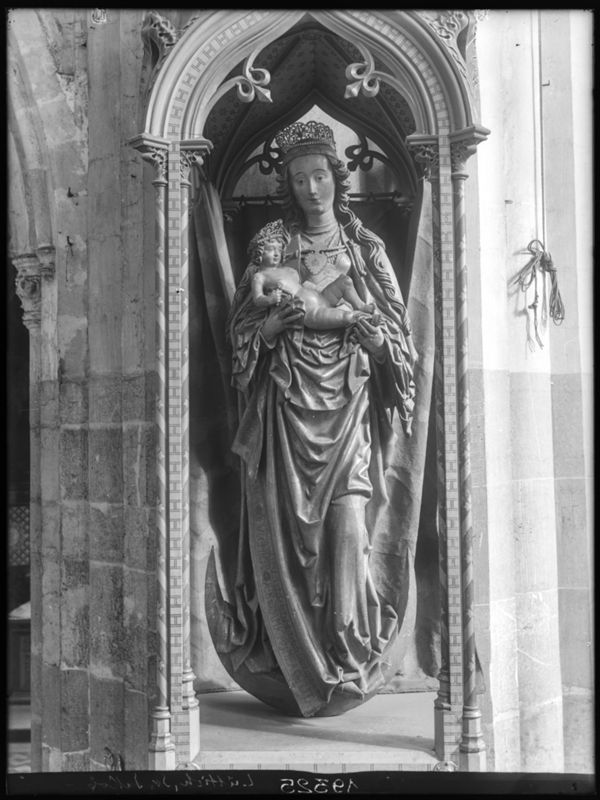Vierge à l'Enfant