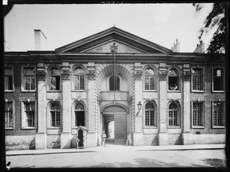 collège universitaire / Katholieke Universiteit Leuven - Paus Adrianus VI College