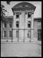 B019556