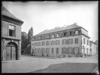 B019561