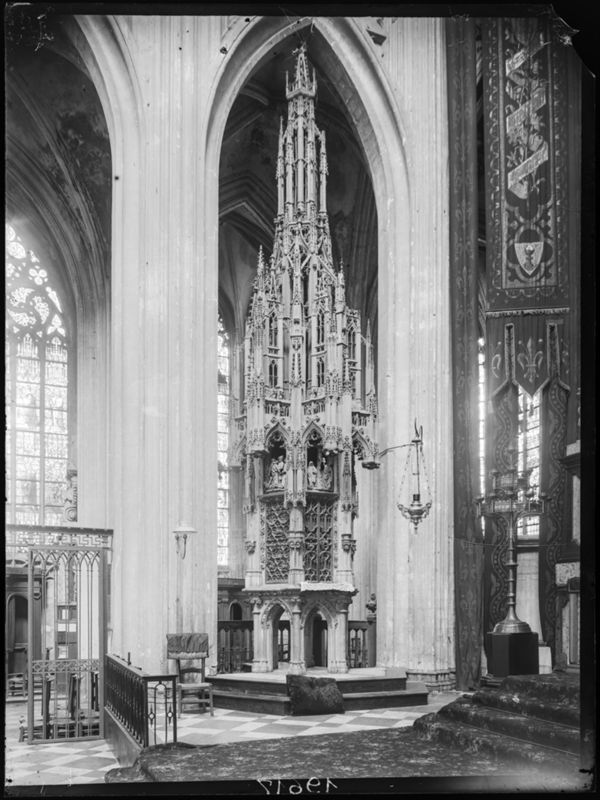 tour du Saint-Sacrement / Kerk Sint-Pieter[Leuven]