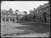 B019729