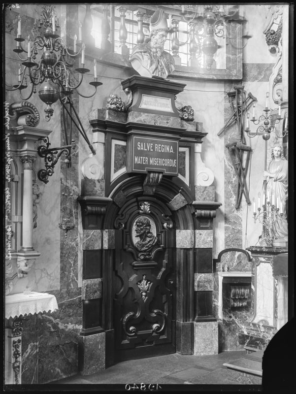 porte intérieure / Kerk O.L.Vrouw van Hanswijk