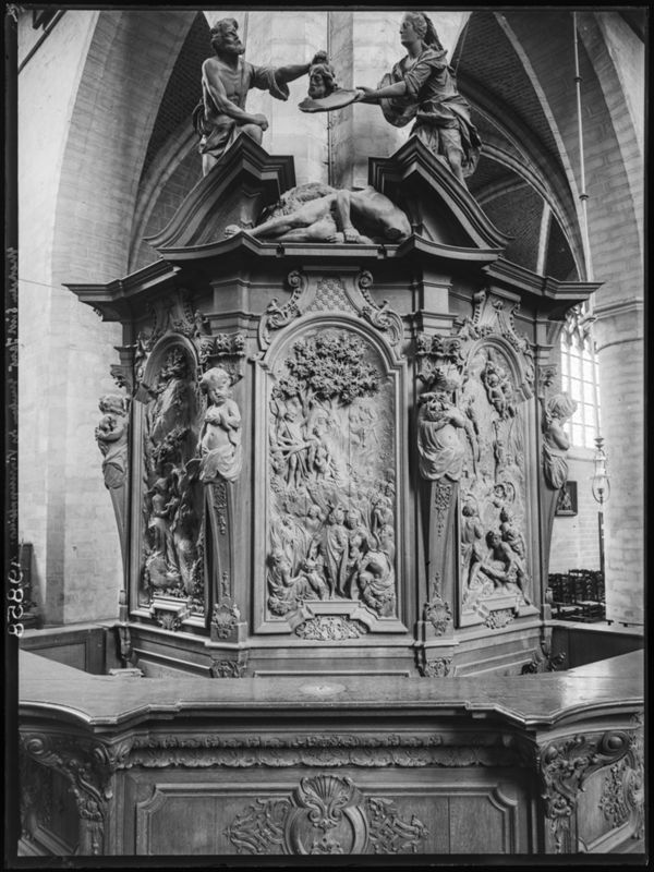 banc de marguillier / Kerk Sint-Jan-Baptist en Evangelist[Mechelen]