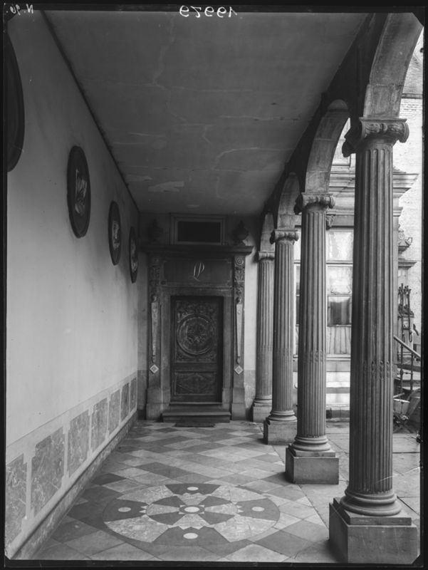 colonne[élément d'architecture] / Maison Lockem, rue Julie Billiart, n°27