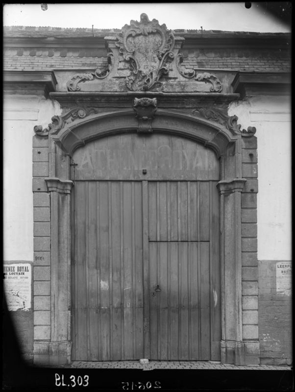 Koninklijk Atheneum (voormalig College van de Hoge Heuvel en Huis t' Sestig)