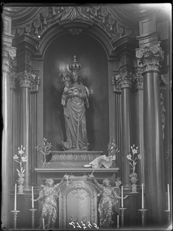 Vierge de l'Immaculée Conception au croissant, avec l'Enfant et écrasant le serpent, dite ,"Vierge noire"