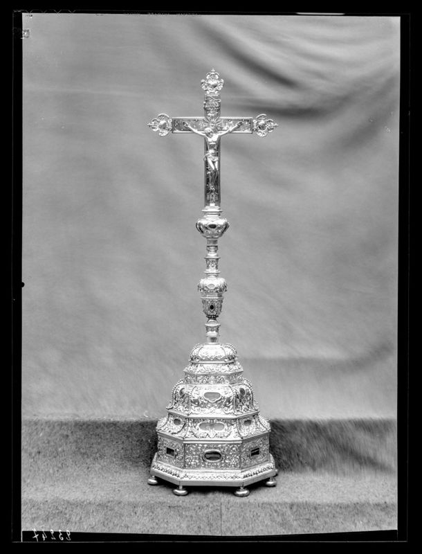 crucifix[f] / Kerk Sint-Sulpitius en Dionysius[Diest]