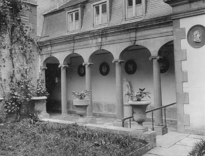colonne[élément d'architecture] / Maison Lockem, rue Julie Billiart, n°27