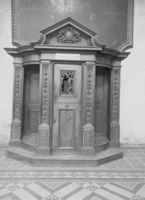 B027018